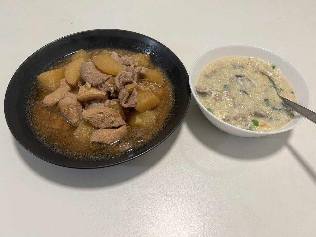 (左)日式燉煮 (右)皮蛋瘦肉粥